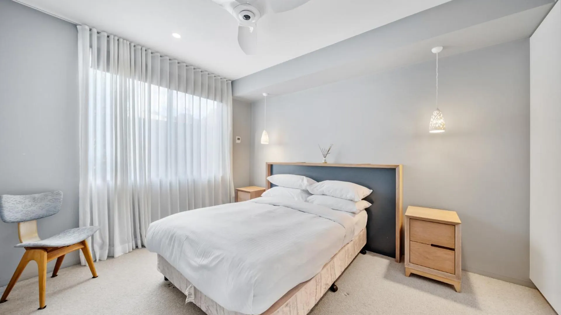 Holiday home Luxurious 2-Bed Pool, Lift, Alfresco Dining Villa Canberra Australia