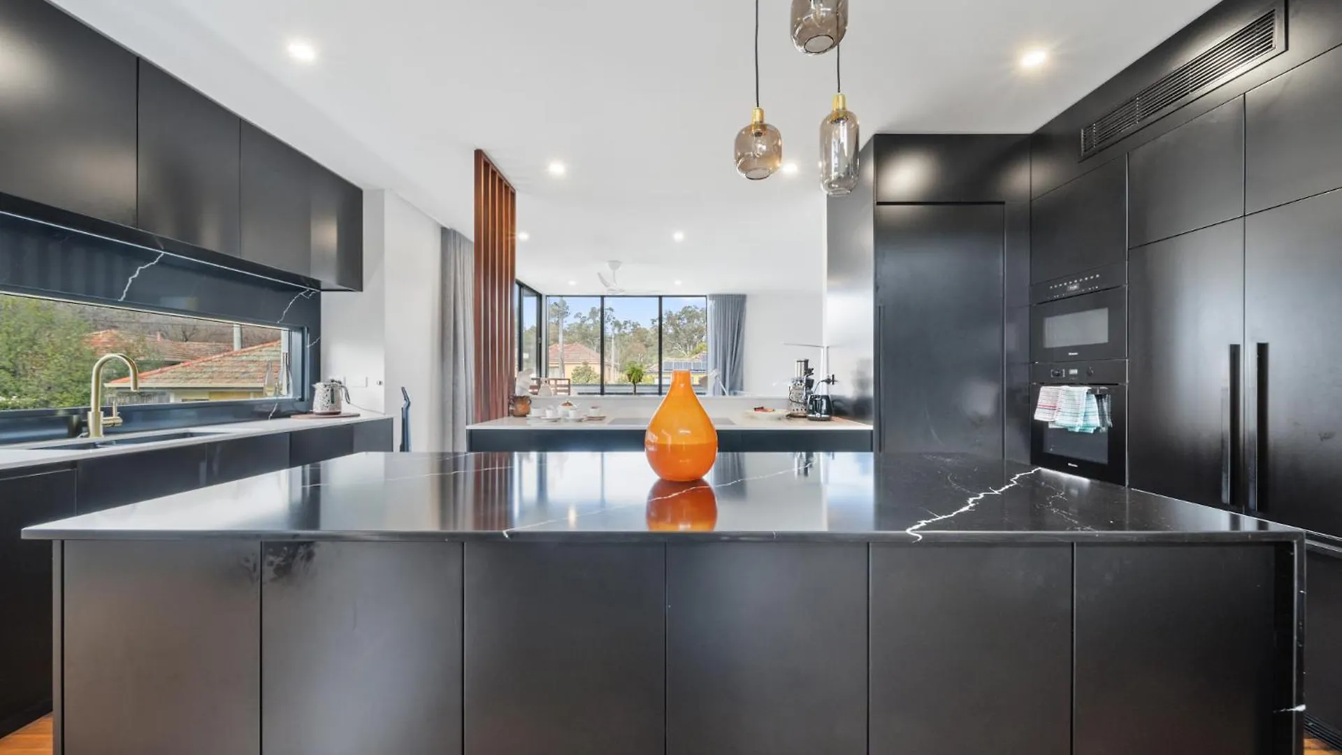 Luxurious 2-Bed Pool, Lift, Alfresco Dining Villa Canberra