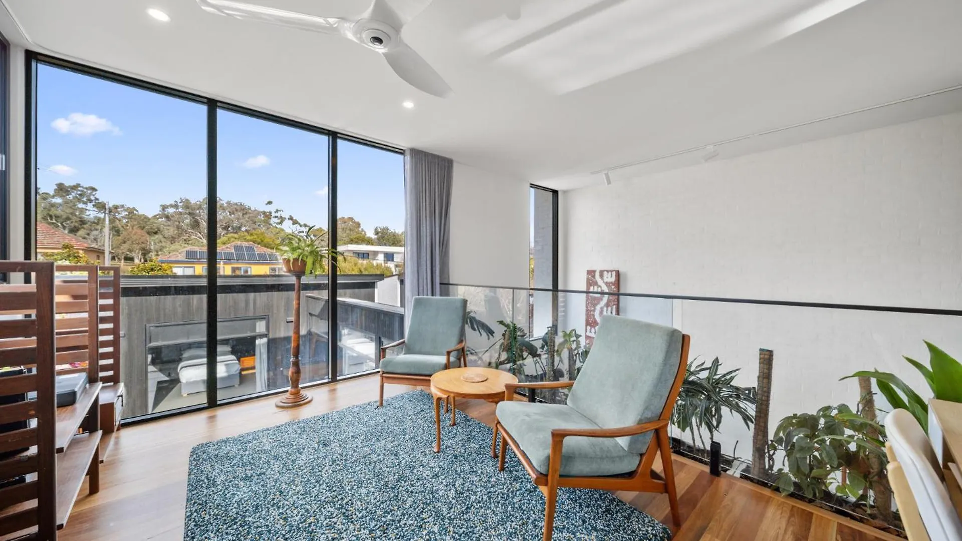 Luxurious 2-Bed Pool, Lift, Alfresco Dining Villa Canberra Australia