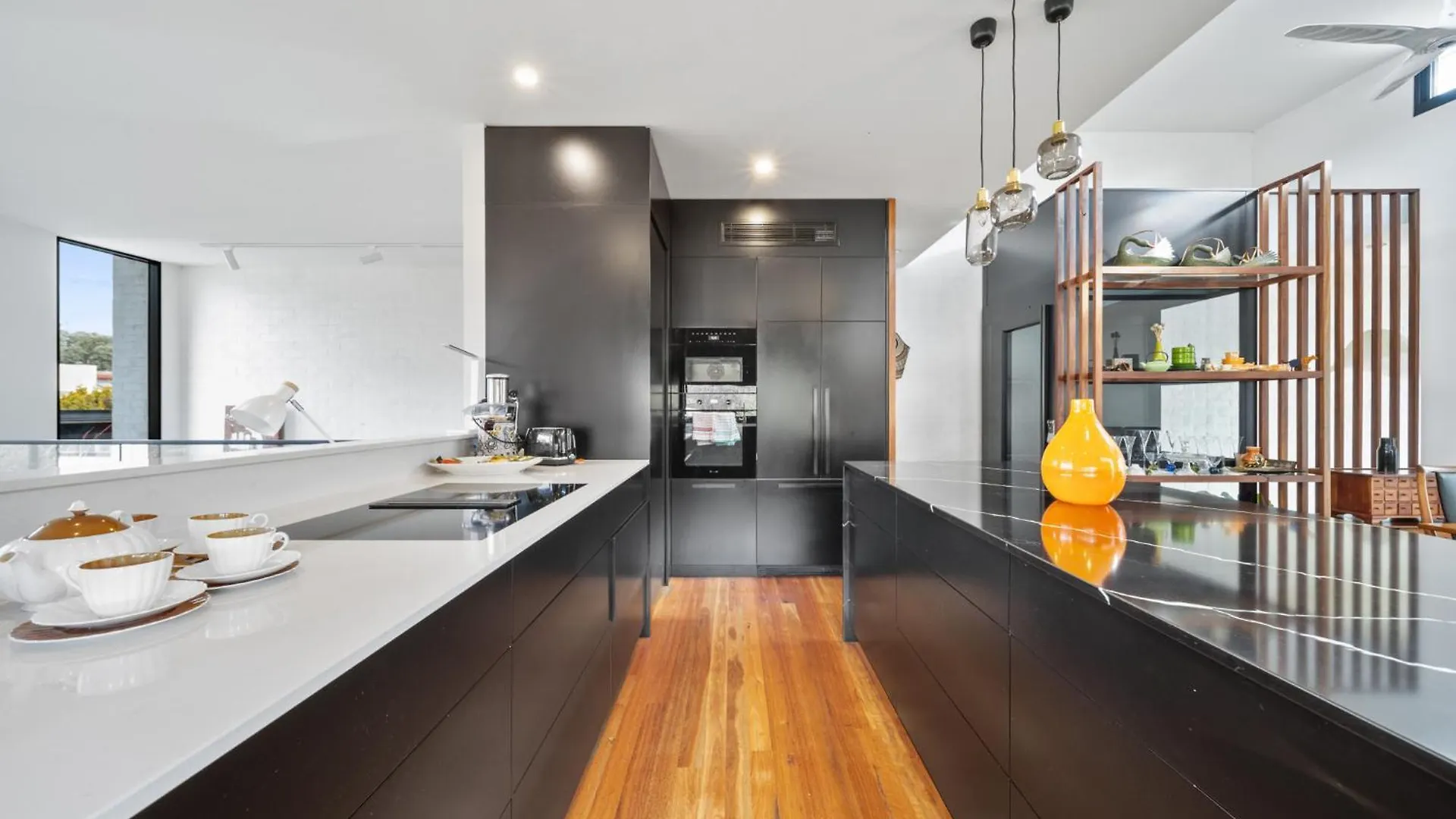 Luxurious 2-Bed Pool, Lift, Alfresco Dining Villa Canberra Holiday home