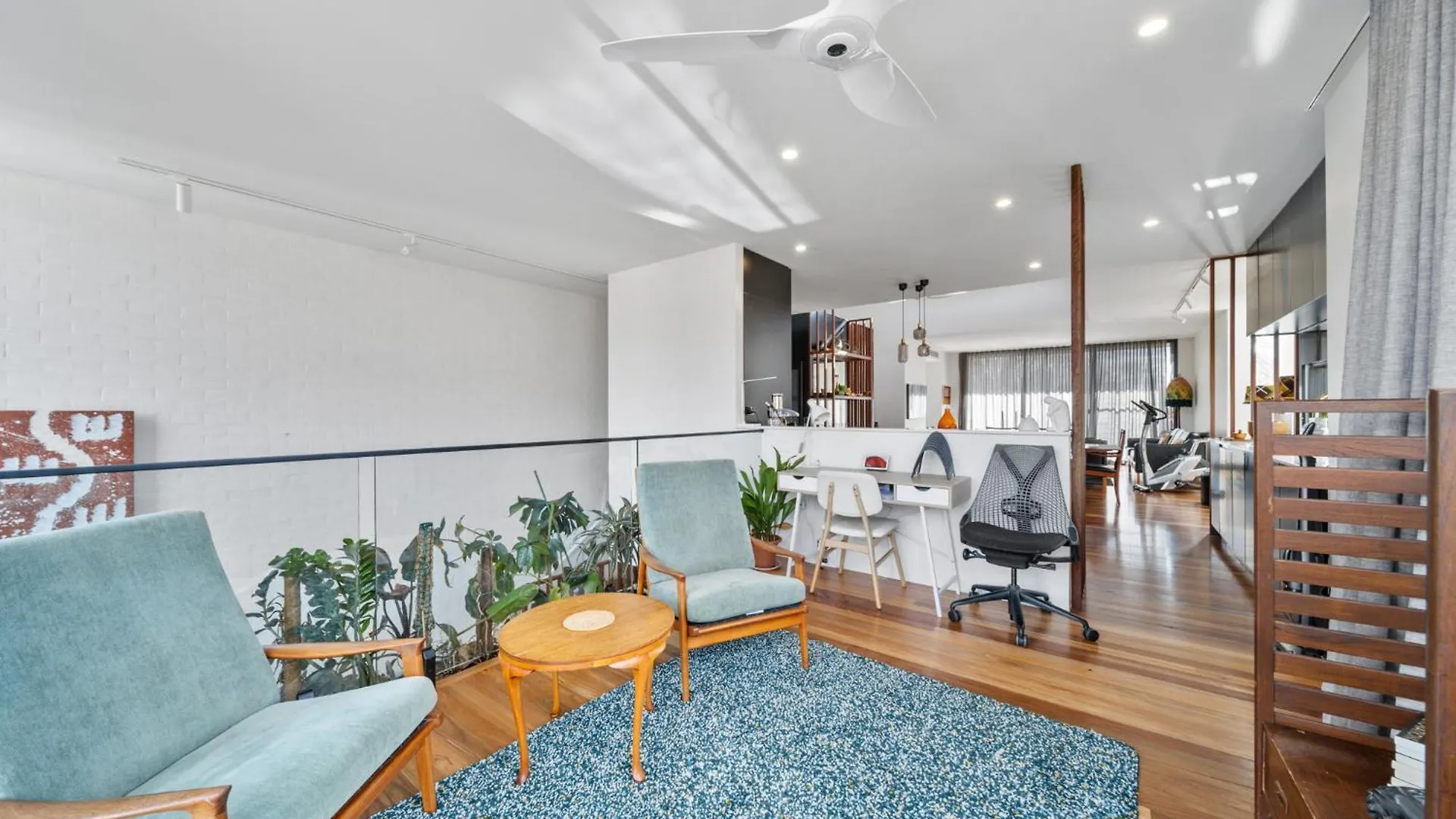 Luxurious 2-Bed Pool, Lift, Alfresco Dining Villa Canberra Australia